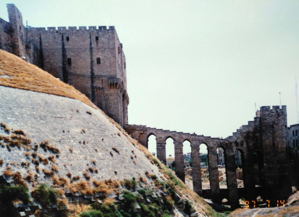 アレッポ城連絡橋と城門