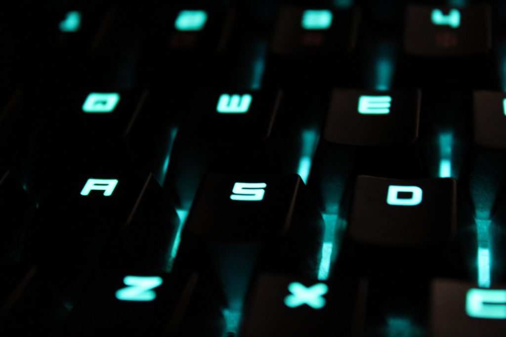 光るキーボード